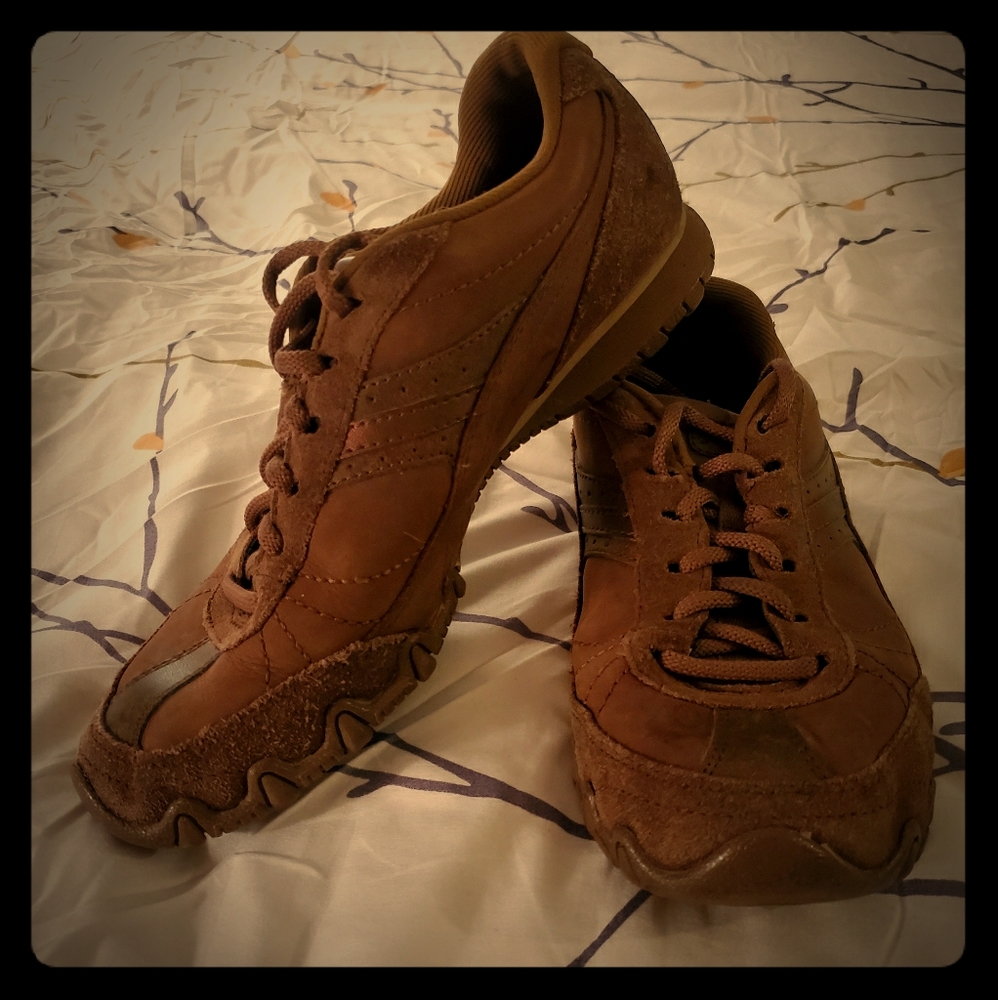 Sketchers hiking sneakers
